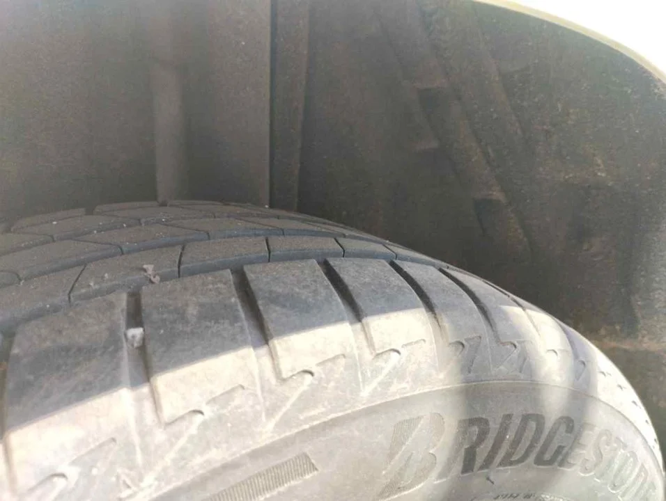 Foto de PASO RUEDA TRASERO IZQUIERDO FORD FIESTA (CNN) 1.5 TDCi CAT (75 CV / 55 KW) referencia BA61278B51AA