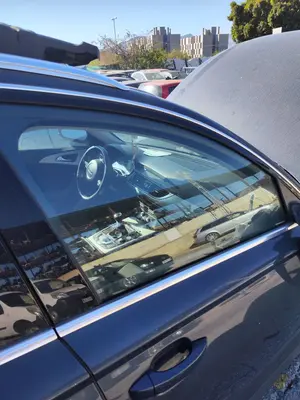 Foto de LUNA DELANTERA DERECHA AUDI A6 AVANT (4GD) 2.0 16V TDI (190 CV / 140 KW) referencia 4F0845202D