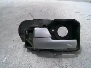 Foto de MANETA INTERIOR DELANTERA IZQUIERDA FORD MONDEO BERLINA (GE) 2.0 16V DI TD CAT (116 CV / 85 KW) referencia 1S71F22601AF foto 1