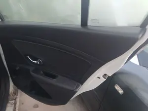 Foto de RETENEDOR PUERTA RENAULT MEGANE III BERLINA 5P 1.5 dCi Diesel CAT (86 CV / 63 KW) referencia 804303543R foto 5
