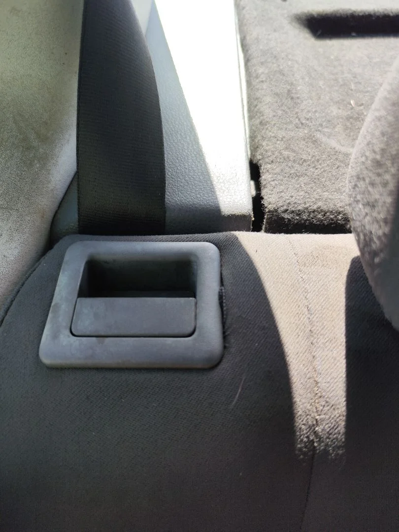 Foto de CINTURON SEGURIDAD TRASERO DERECHO VOLKSWAGEN POLO IV (9N1) 1.4 16V (75 CV / 55 KW)