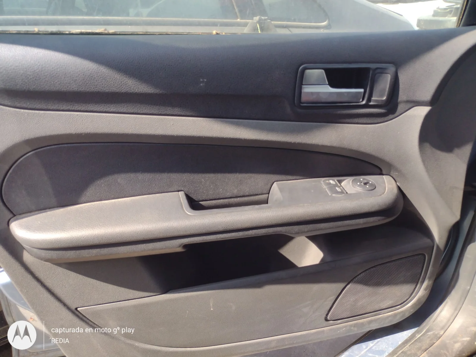 Foto de GUARNECIDO PUERTA DELANTERA IZQUIERDA FORD FOCUS SPORTBREAK (CAP) 1.6 16V CAT (101 CV / 74 KW) referencia 1421485
