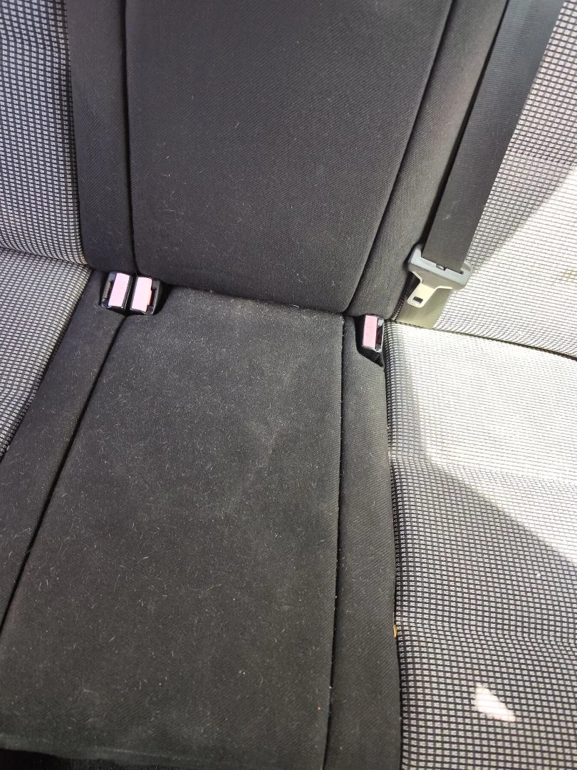 Foto de ENGANCHE CINTURON TRASERO CENTRAL PEUGEOT 307 BERLINA (S2) 1.4 16V CAT (KFU / ET3J4) (88 CV / 65 KW)