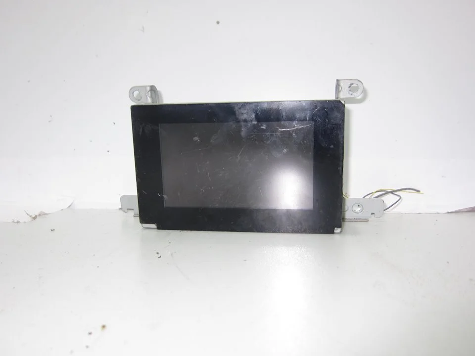 Foto de PANTALLA MULTIFUNCION NISSAN PRIMERA BERLINA (P12) 1.9 16V Turbodiesel CAT (120 CV / 88 KW) referencia 021394