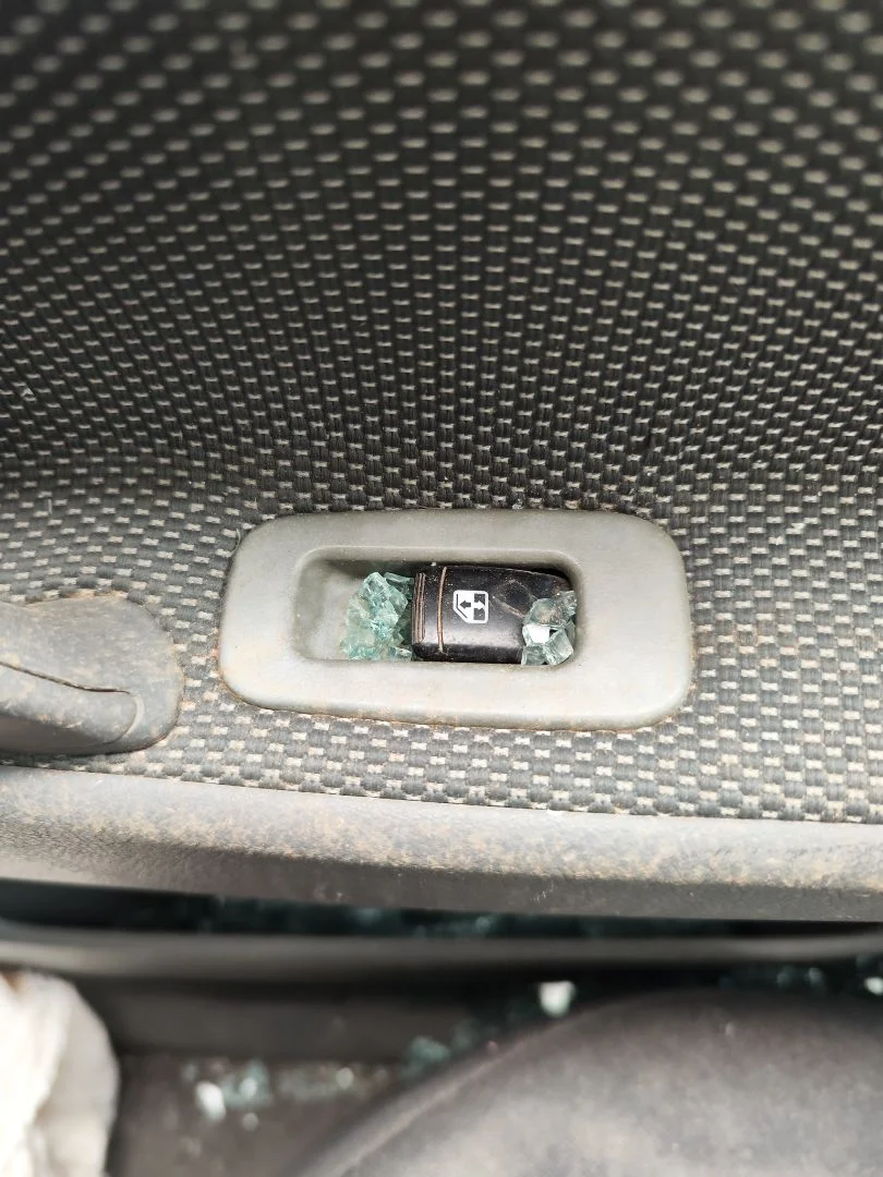 Foto de MANDO ELEVALUNAS TRASERO DERECHO CHEVROLET LACETTI 1.6 CAT (109 CV / 80 KW)