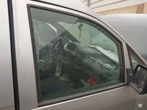 Foto de LUNA DELANTERA DERECHA PEUGEOT EXPERT FURGÓN COMFORT (1995) 2.0 HDi (109 CV / 80 KW)