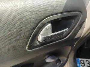 Foto de MANETA INTERIOR TRASERA IZQUIERDA PEUGEOT 308 1.6 16V HDi (90 CV / 66 KW)