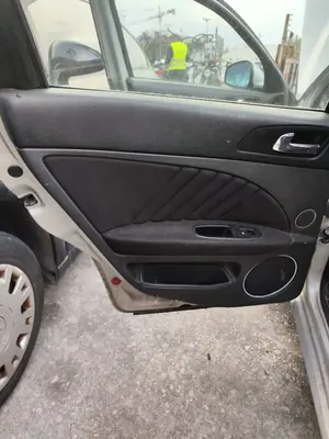 Foto de GUARNECIDO PUERTA TRASERA IZQUIERDA ALFA ROMEO 159 (140) 1.9 JTD (M) 16V CAT (150 CV / 110 KW)