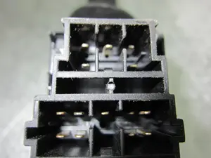 Foto de MANDO MULTIFUNCION PEUGEOT PARTNER (S1)(07.1996) 1.9 Diesel (69 CV / 51 KW) foto 2