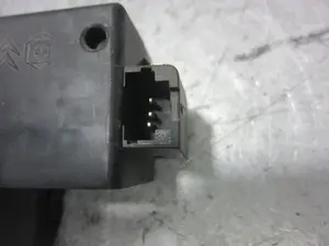 Foto de CERRADURA MALETERO / PORTON CITROEN C3 1.4 HDi (68 CV / 50 KW) referencia 9646091580 foto 4