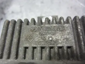 Foto de CAJA PRECALENTAMIENTO RENAULT LAGUNA II (BG0) 2.2 dCi Turbodiesel (150 CV / 110 KW) referencia 7700115078 foto 4