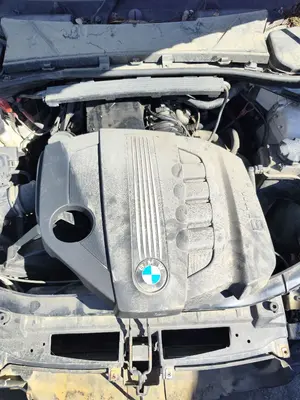 Foto de TAPA MOTOR BMW SERIE 3 BERLINA (E90) 2.0 Turbodiesel CAT (143 CV / 105 KW)