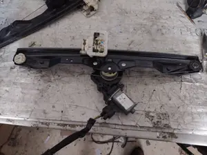Foto de ELEVALUNAS TRASERO DERECHO FIAT III PANDA (319) 1.2 CAT (69 CV / 51 KW) referencia 0051983618