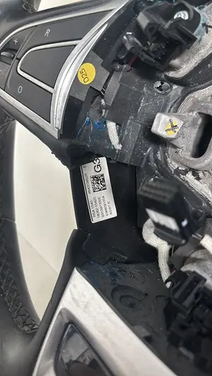 Foto de VOLANTE RENAULT MEGANE I SCENIC (JA0) referencia 484005825R foto 4