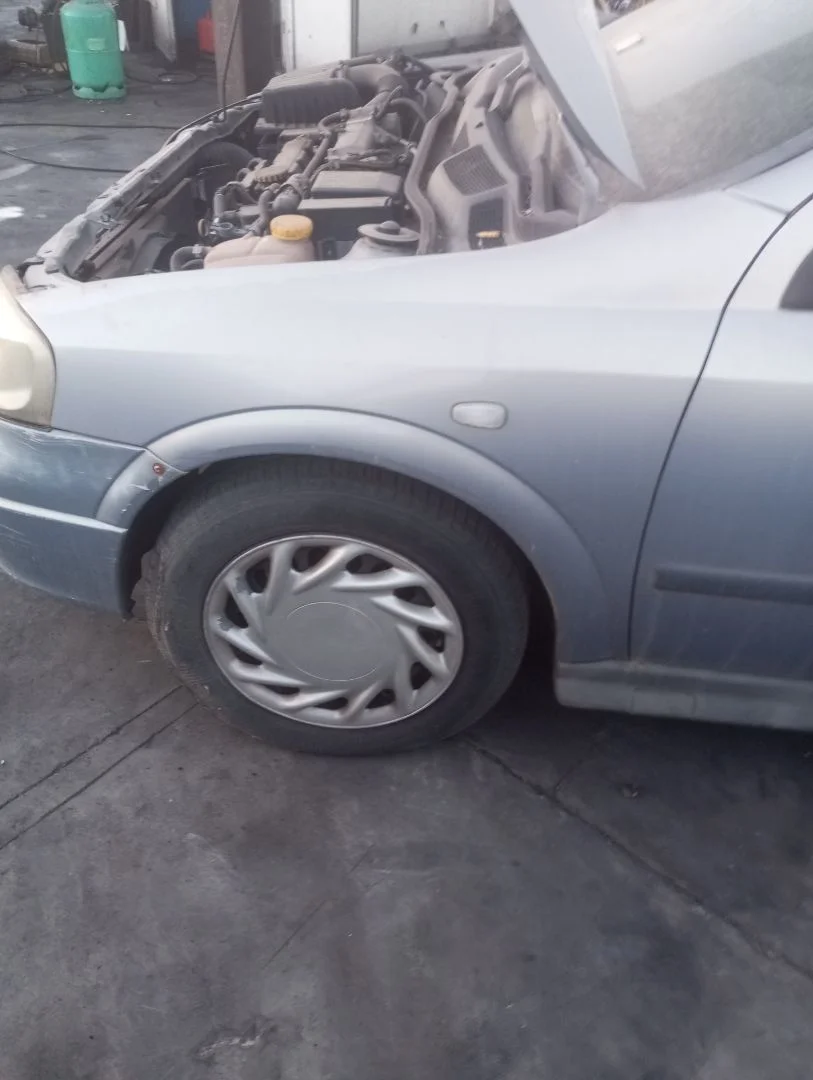 Foto de ALETA DELANTERA IZQUIERDA OPEL ASTRA G BERLINA 1.6 CAT (Z 16 SE / L55) (84 CV / 62 KW) referencia 93190357