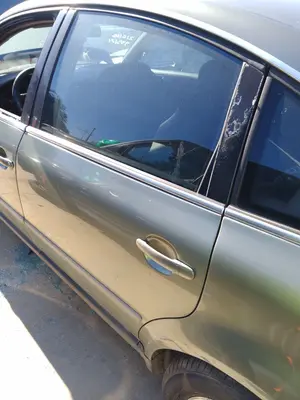 Foto de PUERTA TRASERA IZQUIERDA VOLKSWAGEN PASSAT BERLINA (3B3) 1.9 TDI (131 CV / 96 KW)