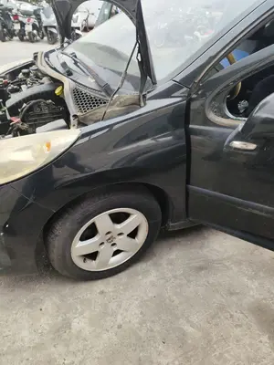 Foto de ALETA DELANTERA IZQUIERDA PEUGEOT 207 1.4 16V CAT (KFU / ET3J4) (88 CV / 65 KW) referencia 7840R9