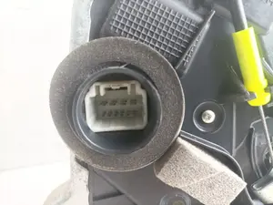 Foto de CERRADURA PUERTA DELANTERA IZQUIERDA LEXUS IS (DS2/IS2) 2.2 D-CAT (177 CV / 130 KW) referencia 6904053100 foto 4
