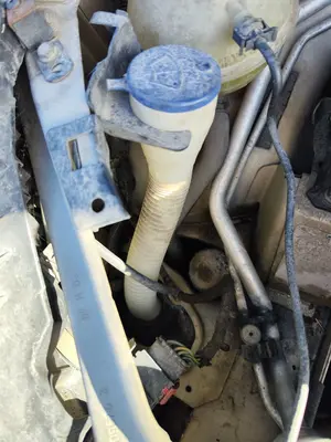 Foto de DEPOSITO LIMPIA CITROEN C4 BERLINA 1.6 16V HDi (90 CV / 66 KW)