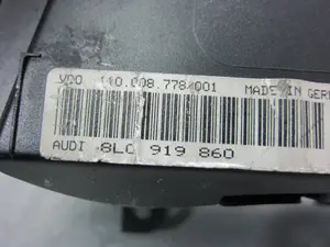 Foto de CUADRO INSTRUMENTOS AUDI A3 (8L) 1.9 TDI (90 CV / 66 KW) referencia 8L0919860 foto 3