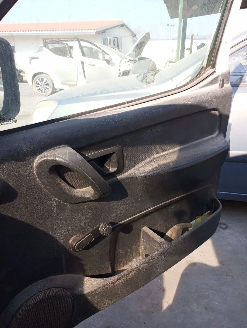 Foto de GUARNECIDO PUERTA DELANTERA DERECHA CITROEN BERLINGO 1.9 Diesel (69 CV / 51 KW) referencia 9342X9