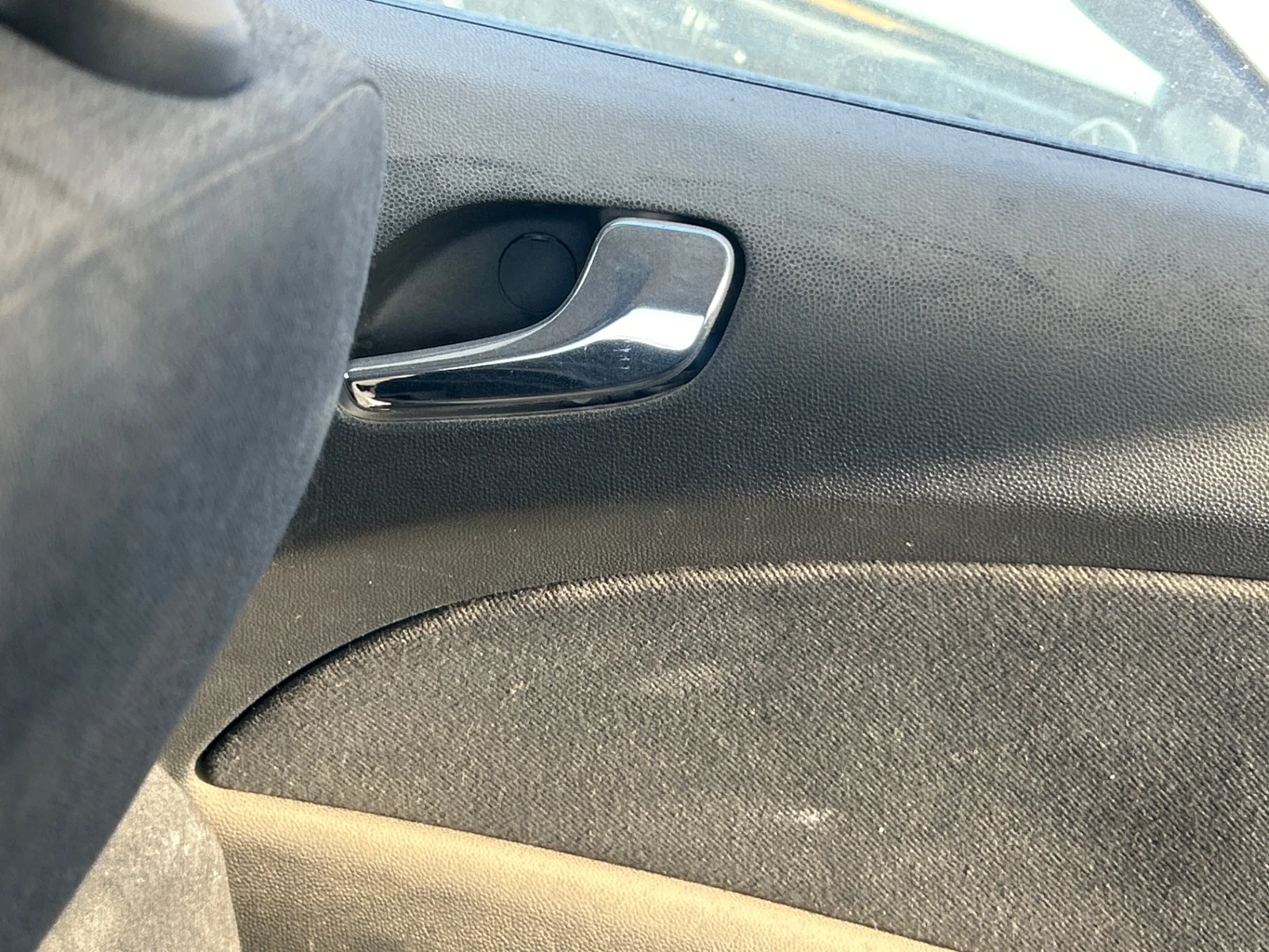 Foto de MANETA INTERIOR TRASERA DERECHA OPEL CORSA D 1.3 16V CDTI (75 CV / 55 KW)
