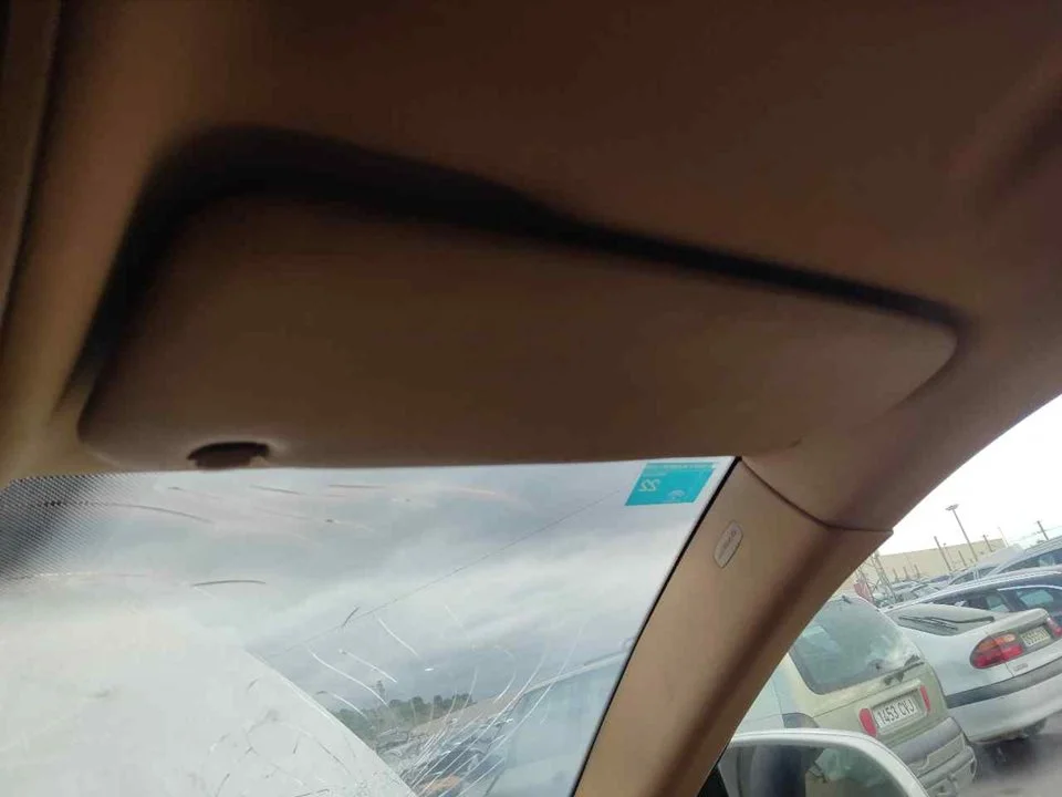 Foto de PARASOL DERECHO PORSCHE CAYENNE (TIPO 92A) 3.0 V6 TDI CAT (239 CV / 176 KW) referencia 7L5857552