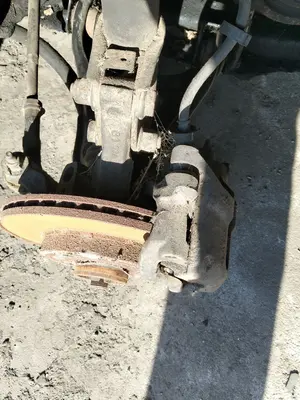 Foto de BRAZO SUSPENSION DELANTERO DERECHO RENAULT KANGOO I (F/KC0) 1.5 dCi Diesel (82 CV / 60 KW)