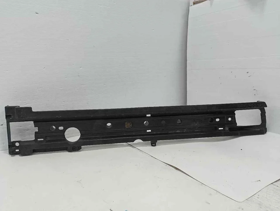 Foto de MOLDURA PORSCHE CAYENNE (TIPO 92A) referencia 7P0863600A