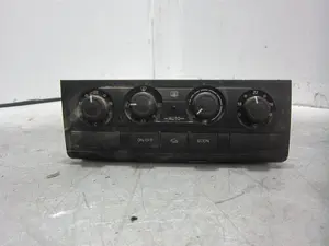 Foto de MANDO CALEFACCION / AIRE ACONDICIONADO AUDI A6 BERLINA (4F2) 2.0 TDI (140 CV / 103 KW) referencia 4F1820043T foto 1