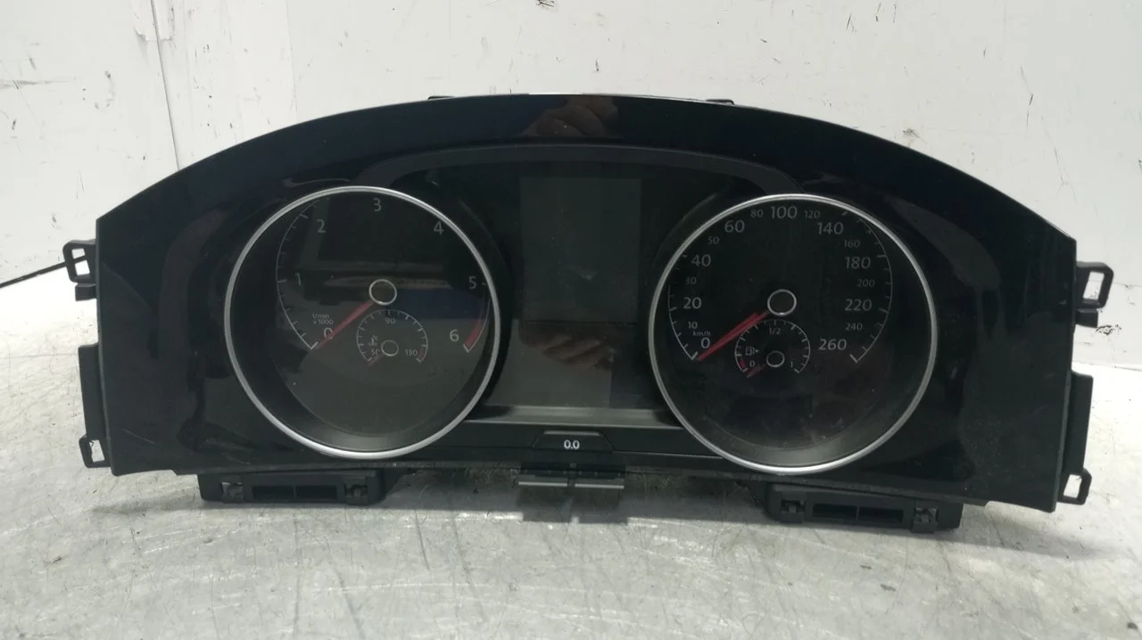 Foto de CUADRO INSTRUMENTOS VOLKSWAGEN GOLF VII (5G1/BE1) 1.6 16V TDI DPF (110 CV / 81 KW) referencia 5G1920741A