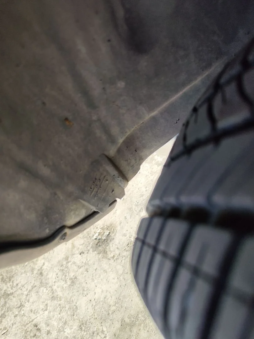 Foto de PASO RUEDA TRASERO DERECHO FORD MONDEO BERLINA (GD) 1.8 Turbodiesel CAT (90 CV / 66 KW) referencia 1090945