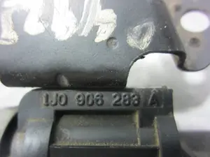 Foto de VALVULA AIRE ADICIONAL VOLKSWAGEN PASSAT BERLINA (3B2) 1.9 TDI (116 CV / 85 KW) referencia 1J0906283A foto 4