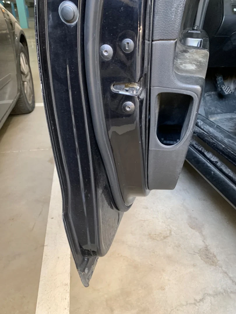 Foto de CERRADURA PUERTA DELANTERA IZQUIERDA VOLKSWAGEN PASSAT VARIANT (3C5) 2.0 TDI (140 CV / 103 KW) referencia 3C1837015B