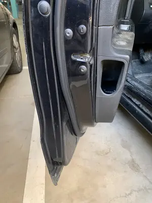 Foto de CERRADURA PUERTA DELANTERA IZQUIERDA VOLKSWAGEN PASSAT VARIANT (3C5) 2.0 TDI (140 CV / 103 KW) referencia 3C1837015B