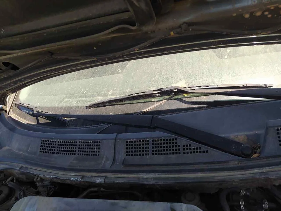 Foto de BRAZO LIMPIA DELANTERO DERECHO NISSAN X-TRAIL (T30) 2.2 16V Turbodiesel CAT (114 CV / 84 KW)