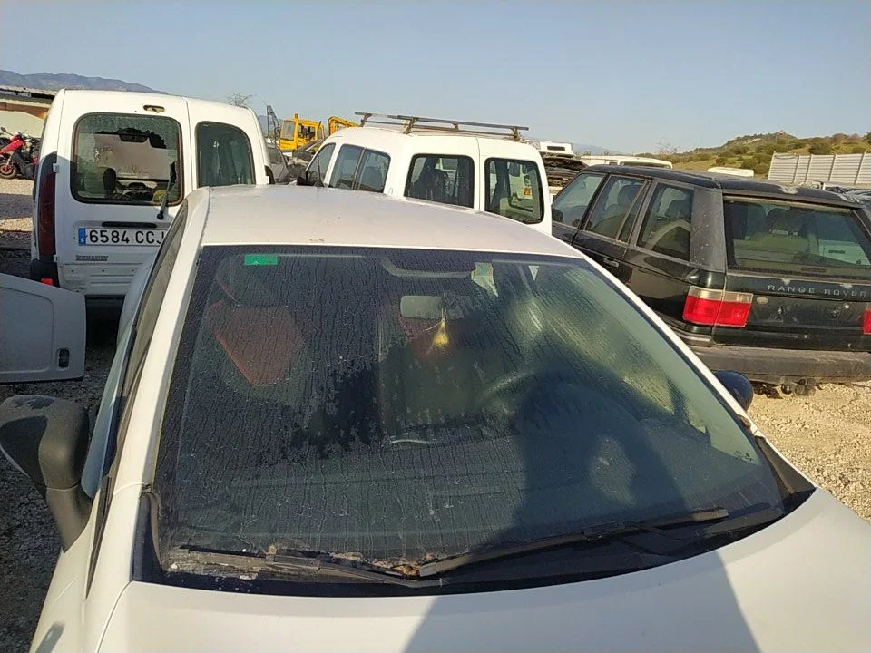 Foto de PARABRISAS RENAULT CLIO IV 1.2 16V (73 CV / 54 KW) referencia 727122150R