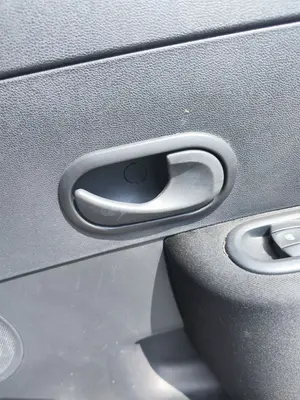 Foto de MANETA INTERIOR DELANTERA DERECHA RENAULT CLIO III 1.2 16V (75 CV / 55 KW)