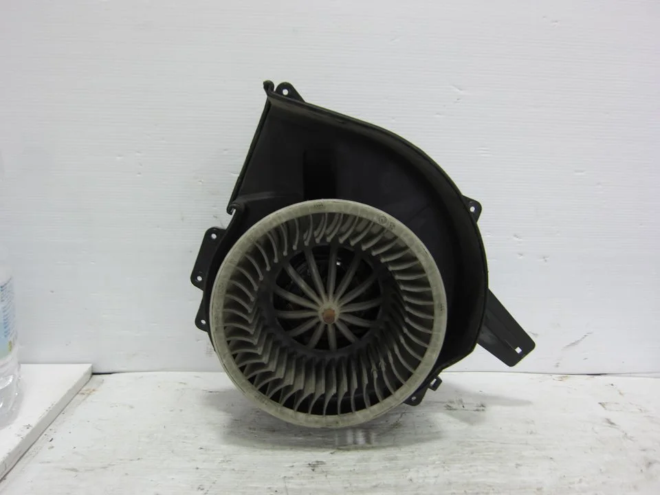 Foto de MOTOR CALEFACCION VOLKSWAGEN POLO IV (9N3) 1.4 FSI (86 CV / 63 KW) referencia 6Q1819015G