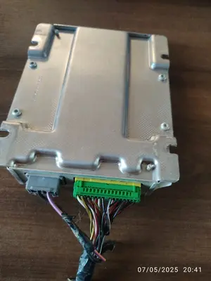 Foto de MÓDULO DE CONTROL DE SUSPENSIÓN (SCM) JAGUAR XF referencia AH3218B008AE foto 3