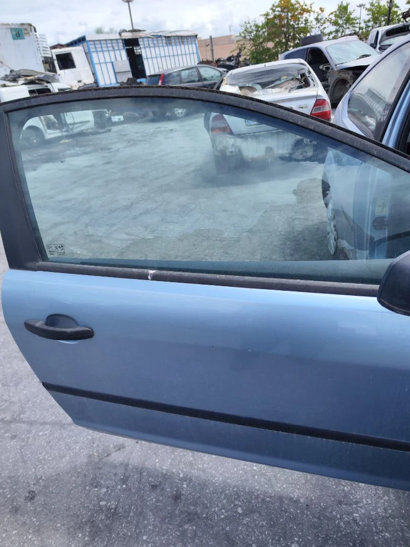 Foto de LUNA DELANTERA DERECHA FORD FOCUS BERLINA (CAP) 1.6 TDCi CAT (90 CV / 66 KW) referencia 1342625