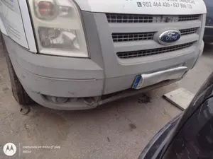 Foto de PARAGOLPES DELANTERO FORD TRANSIT COMBI (TT9) 2.4 TDCi CAT (116 CV / 85 KW)