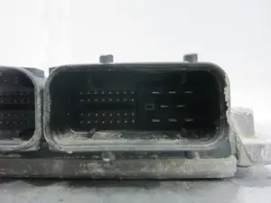 Foto de CENTRALITA MOTOR UCE VOLKSWAGEN GOLF IV BERLINA (1J1)(10.1997) 1.6 16V (105 CV / 77 KW) referencia 036906034 foto 3