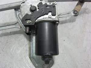 Foto de MOTOR LIMPIA DELANTERO BMW SERIE X5 (E53) 3.0 24V CAT (231 CV / 170 KW) referencia 840302608 foto 7