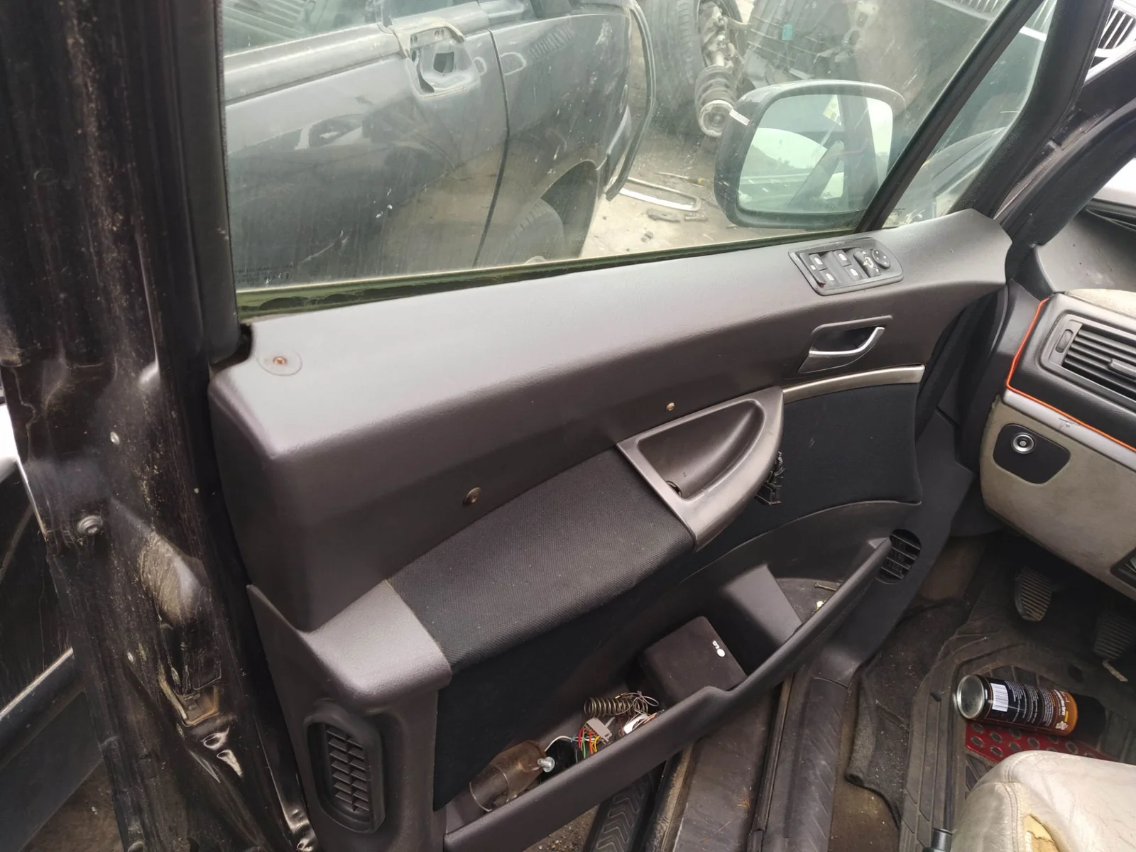 Foto de GUARNECIDO PUERTA DELANTERA IZQUIERDA PEUGEOT 807 2.2 HDi FAP CAT (4HW) (128 CV / 94 KW) referencia 9331T1