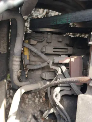 Foto de COMPRESOR AIRE ACONDICIONADO PEUGEOT 407 SW 2.0 16V HDi FAP CAT (RHR / DW10BTED4) (136 CV / 100 KW)
