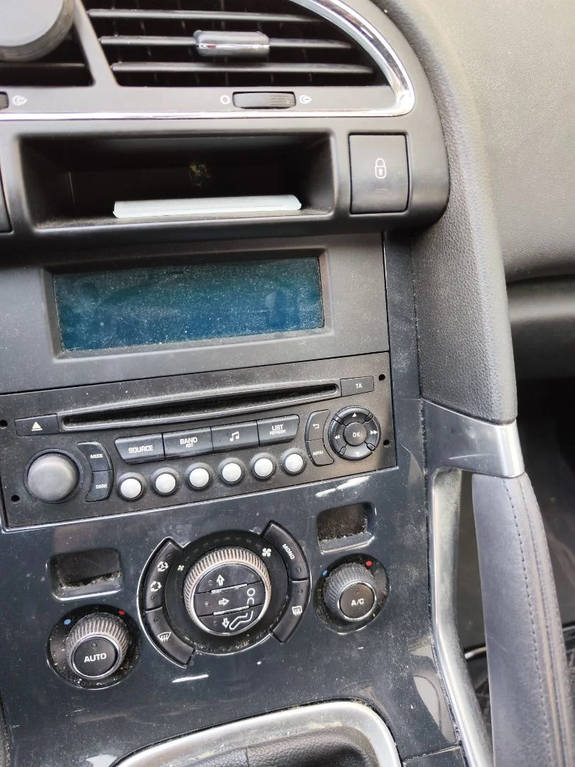 Foto de SISTEMA AUDIO / RADIO CD PEUGEOT 3008 1.6 Blue-HDI FAP (120 CV / 88 KW)