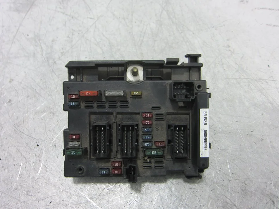 Foto de NO IDENTIFICADO PEUGEOT 307 (S1)(04.2001) 1.4 HDi (68 CV / 50 KW) referencia 9650664080
