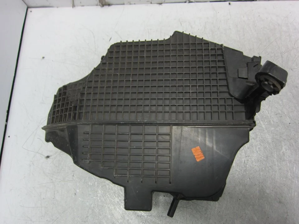 Foto de CAJA FILTRO AIRE DACIA DOKKER 1.5 dCi Diesel FAP CAT (90 CV / 66 KW) referencia 8201173592