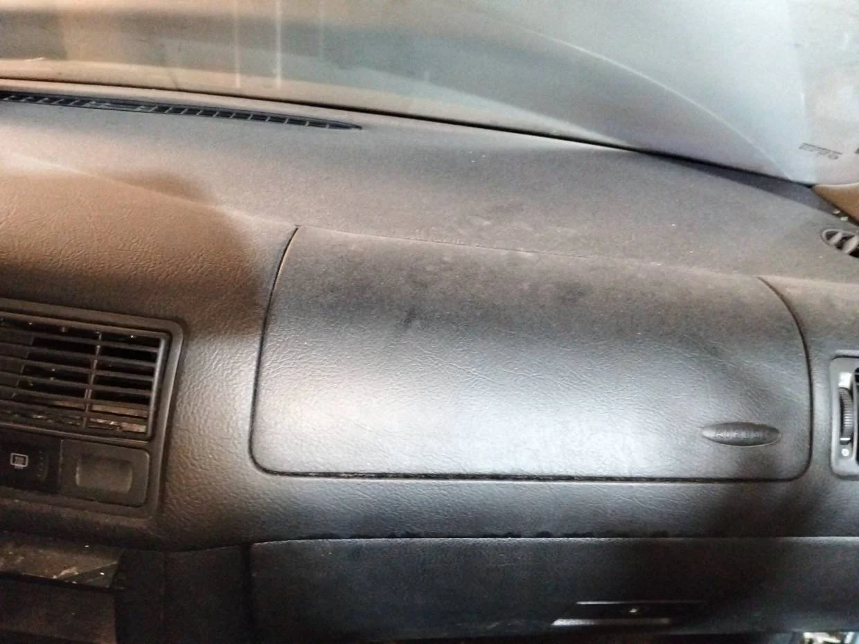 Foto de AIRBAG DELANTERO DERECHO VOLKSWAGEN GOLF IV BERLINA (1J1)(10.1997)